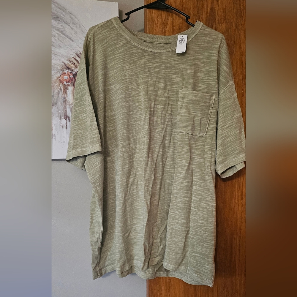 NWT - Old Navy Tee